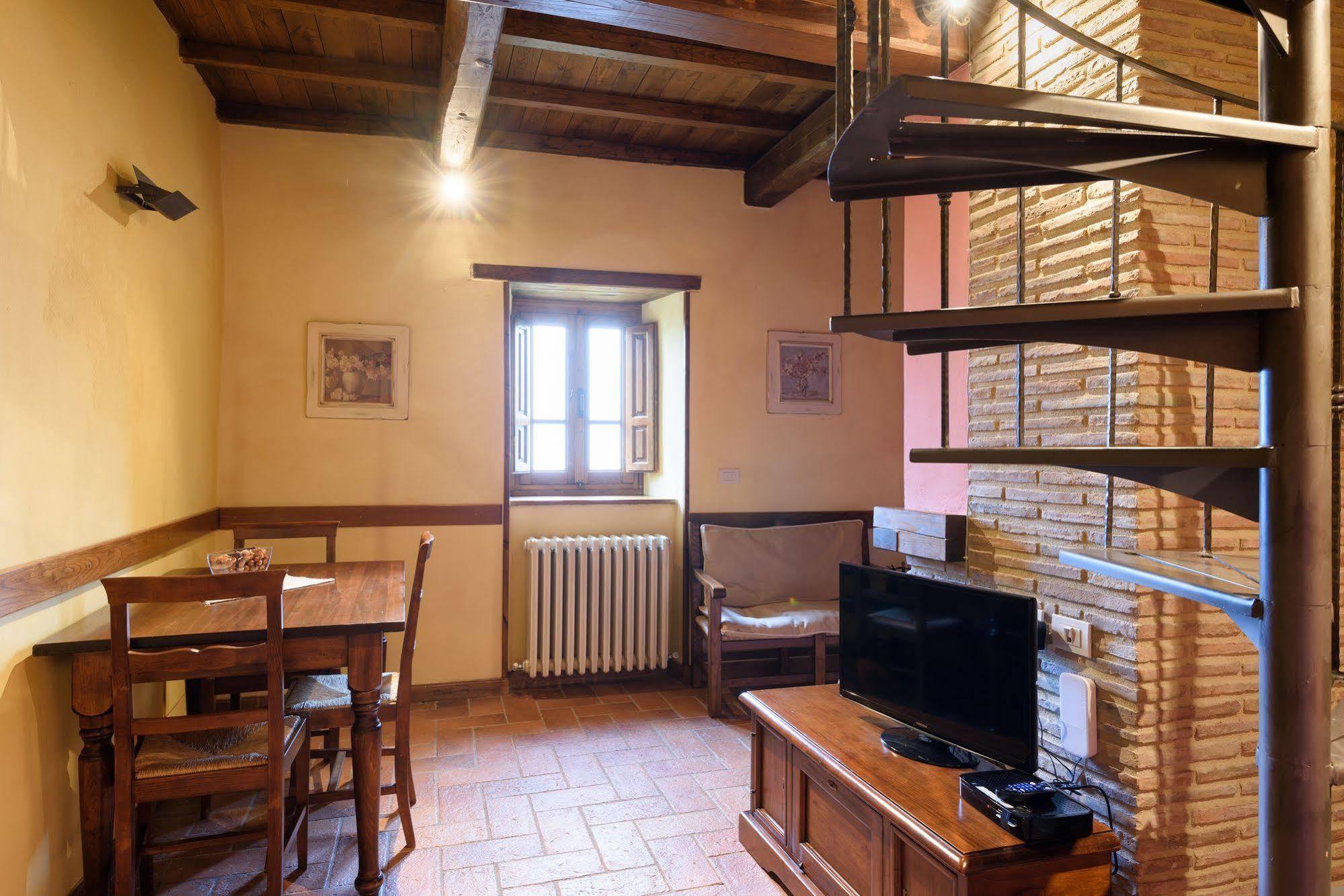 Borgo Dei Corsi Holiday House Reggiolo Exterior photo