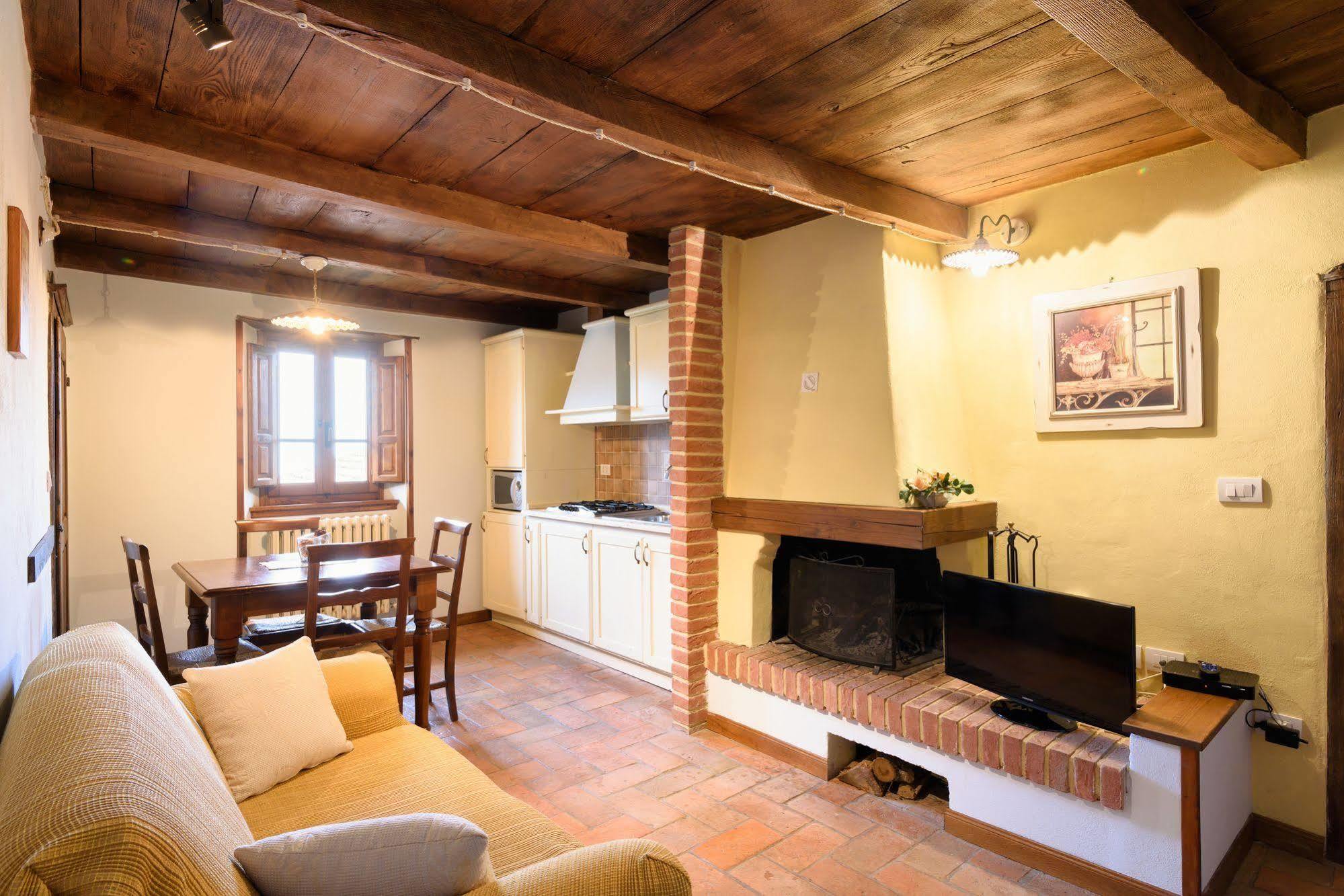 Borgo Dei Corsi Holiday House Reggiolo Exterior photo