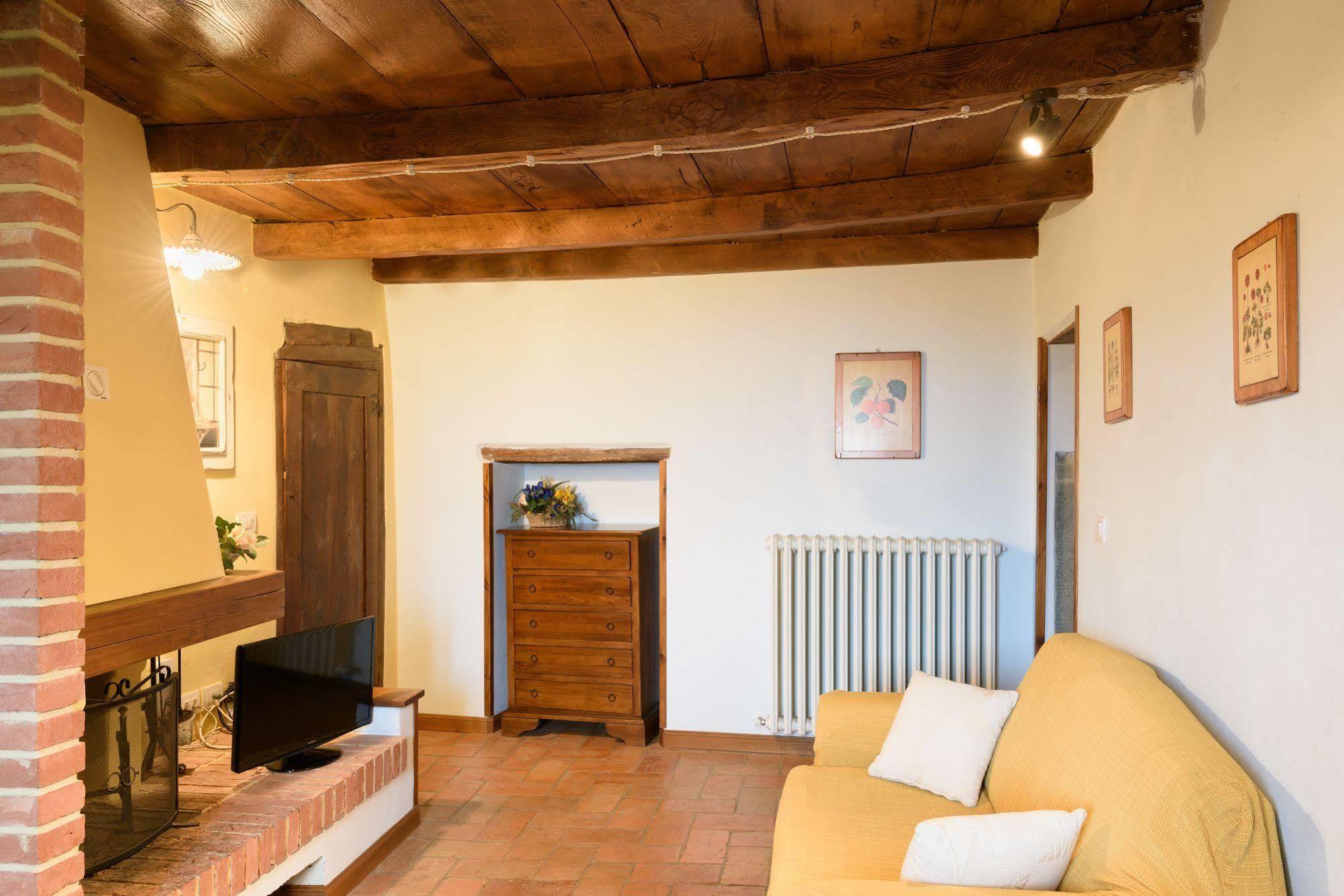 Borgo Dei Corsi Holiday House Reggiolo Exterior photo